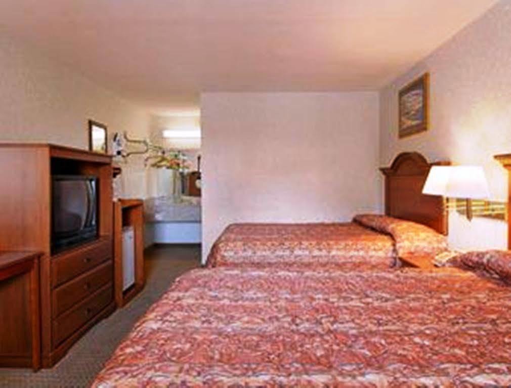 Baymont By Wyndham Troy Hotel Exterior foto